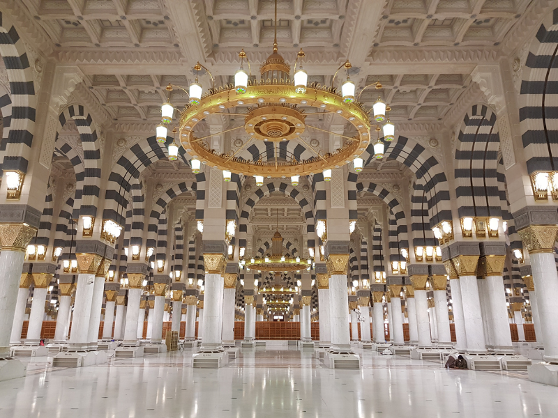 Umroh Al-Hikam 9 Hari VIP — November 2026 [Berangkat dari Surabaya]